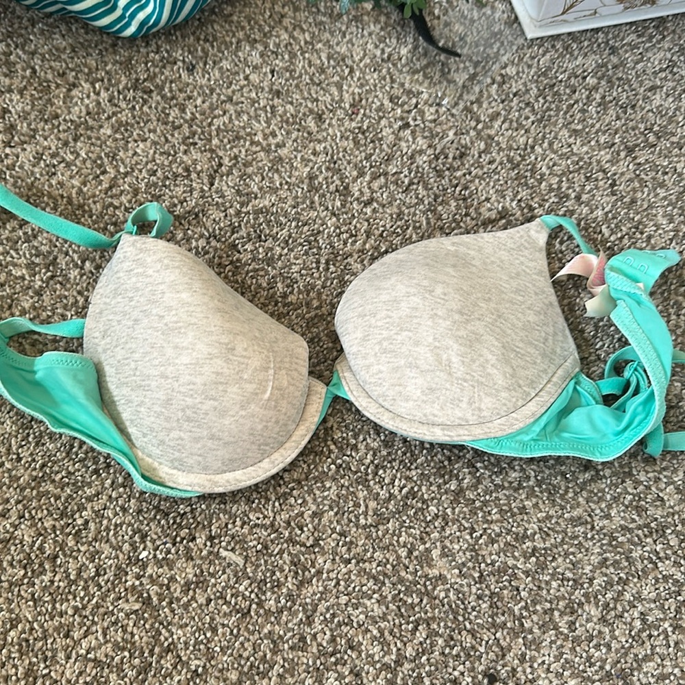 Victoria’s Secret “everyday wear” bra